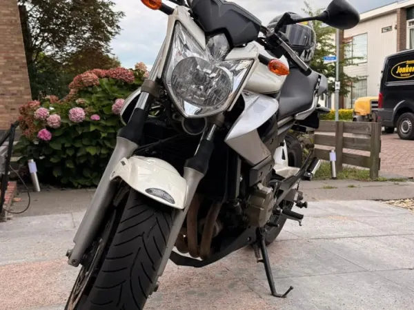 2010 Yamaha XJ 6 - €4,200 (1/1)
