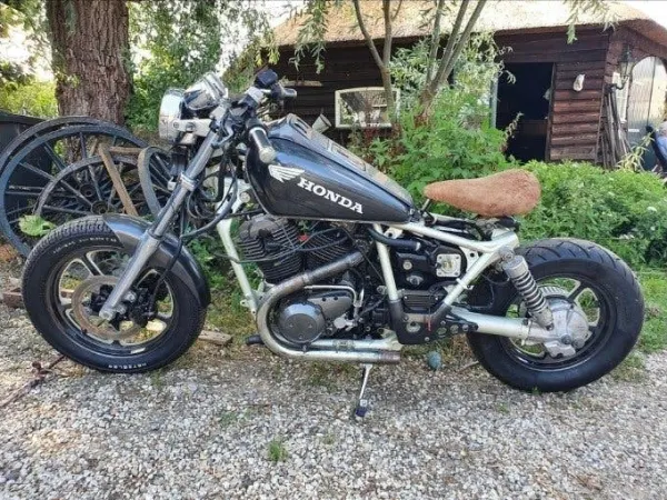 1985 Honda VT 1100 - €1,500 · Bidding (1/1)