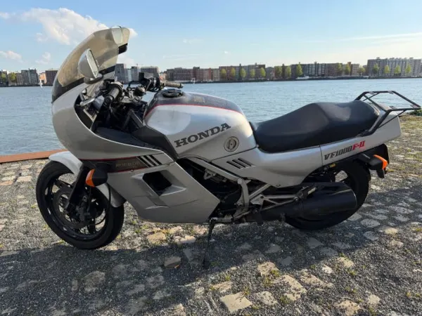 1987 Honda VF 1000 - Bieden (1/1)