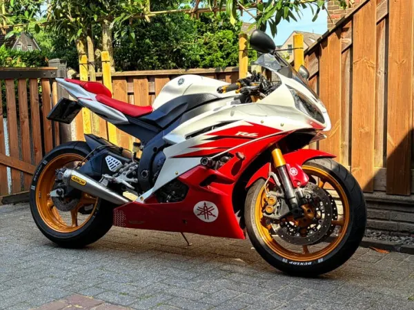 2007 Yamaha YZF R6 - €7,488 (1/1)