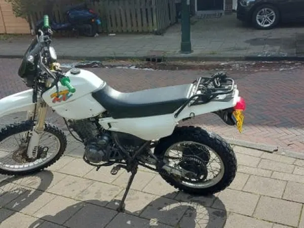 Bouwjaar onbekend Yamaha Motoren - € 2.100 · Bieden (1/1)