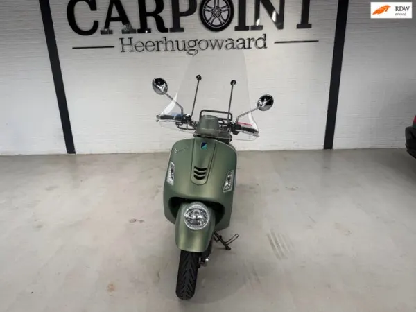 2018 Vespa Sei Giorni - €5,999 (1/1)