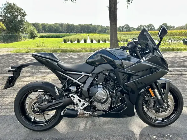 2024 Suzuki GSX 8R - € 9.350 (1/1)