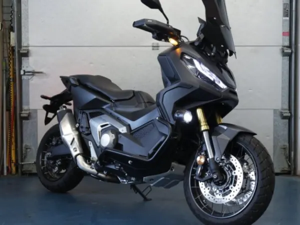 2024 Honda X-ADV 750 Black Edition 2024 — 239 km — Bakker Motors - € 13.990 (1/1)
