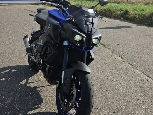 Bouwjaar onbekend Yamaha MT 10 - € 10.750 · Bieden (1/1)