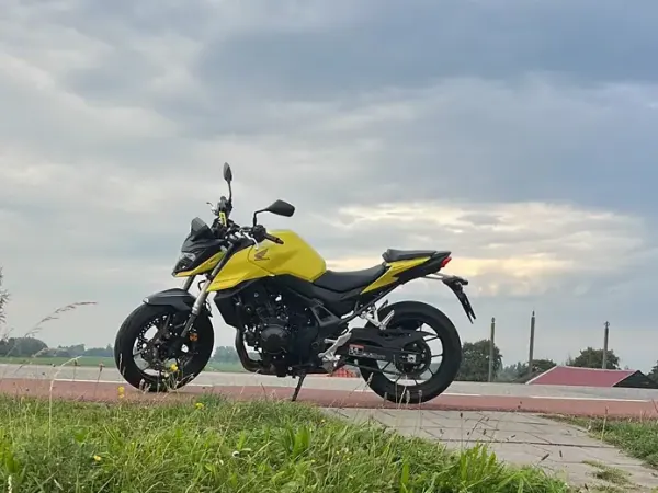2023 Honda Hornet - € 6.799 (1/1)
