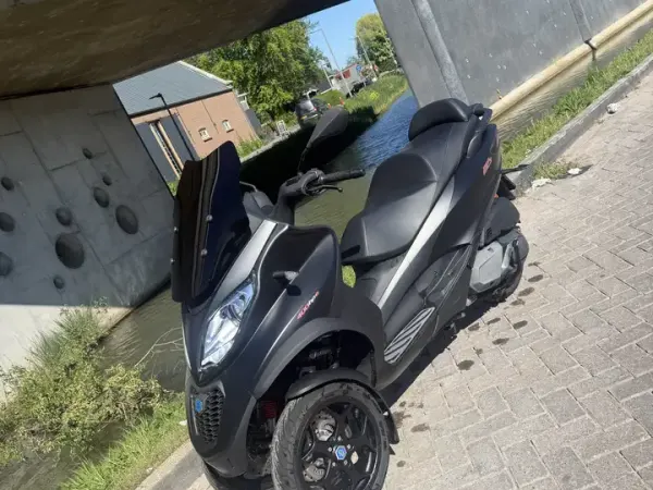 2022 Piaggio MP3 400 - €8,000 (1/1)