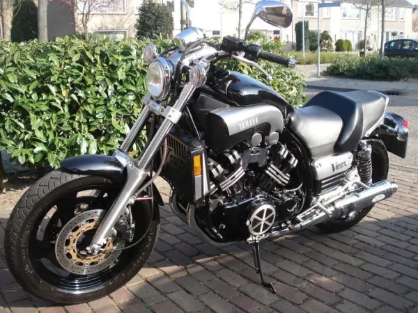 Year unknown Yamaha V-Max uit 2000 - Bidding (1/1)