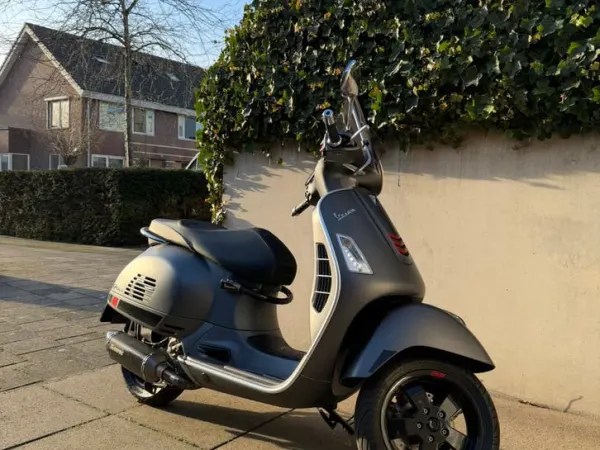 2018 Vespa GTS 300 - € 4.450 · Bieden (1/1)
