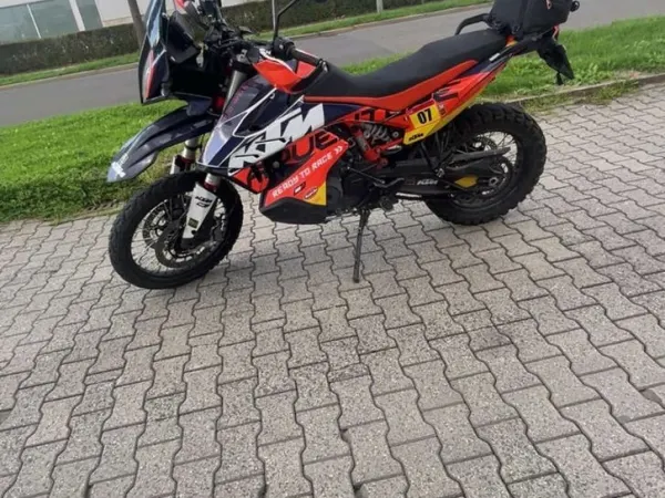 2019 KTM 790 Adventure r op A2 - €8,250 · Bidding (1/1)