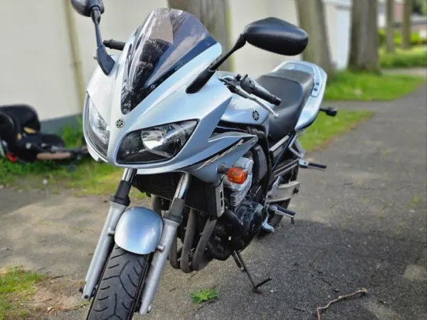 Year unknown Yamaha Fazer 600 - €1,650 · Bidding (1/1)