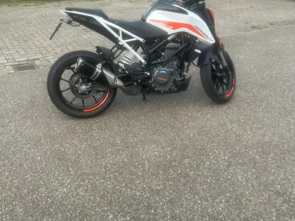 2023 KTM 390 Duke - €3,850 · Bidding (1/1)