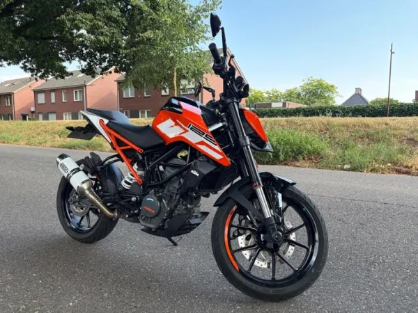 2018 KTM 125 Duke - €2,950 · Bidding (1/1)