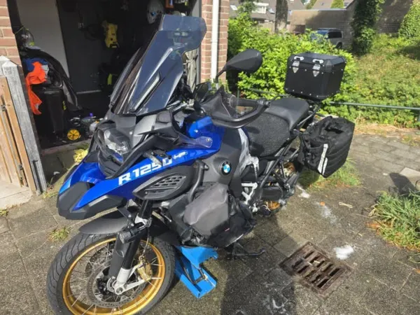 Bouwjaar onbekend BMW R1250GS adventure. Bomvol - € 16.000 · Bieden (1/1)