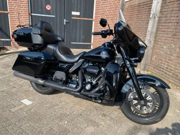 2020 Harley-Davidson Electra Glide - €23,450 (1/1)