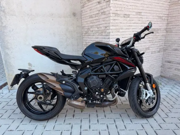 Year unknown MV Agusta Brutale R-Dealer onderhouden, Nieuwstaat - €9,750 · Bidding (1/1)