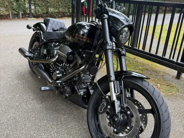 2017 Harley-Davidson Breakout - € 23.250 · Bieden (1/1)