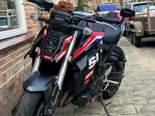 2024 Suzuki GSX-S 950 - €8,399 · Bidding (1/1)