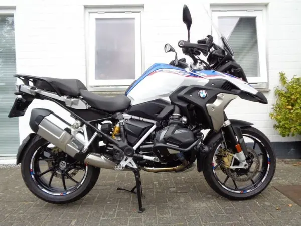 2021 BMW R 1250 R - €17,995 · Bidding (1/1)