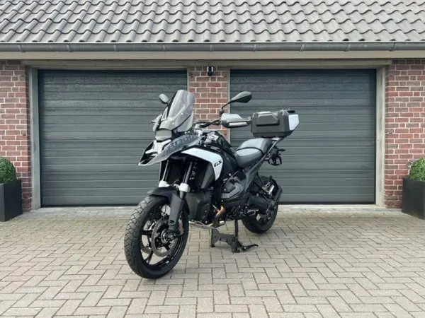 2025 BMW R 1300 R - € 24.950 (1/1)