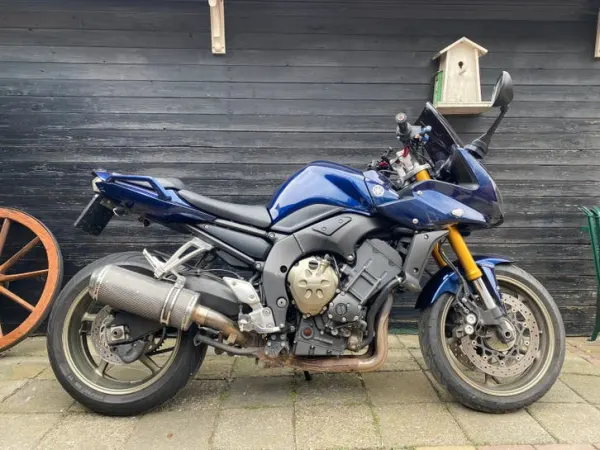 2009 Yamaha FZ1 Fazer 1000 2009 32.000 km - € 3.950 · Bieden (1/1)