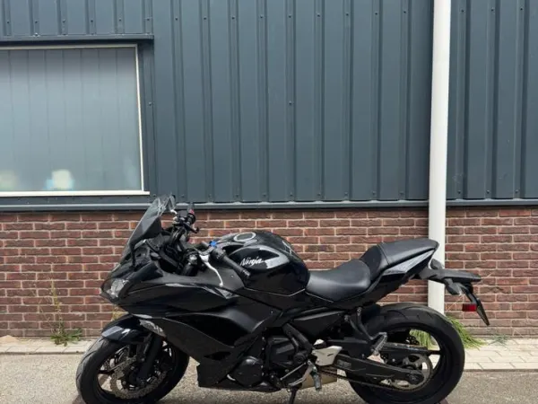 2021 Kawasaki Ninja 650 - € 7.750 (1/1)