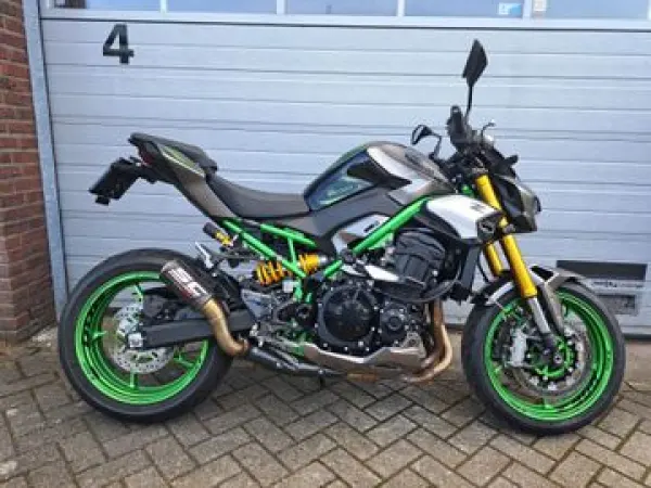 2025 Kawasaki Z900 SE Performance - €11,789 (1/1)