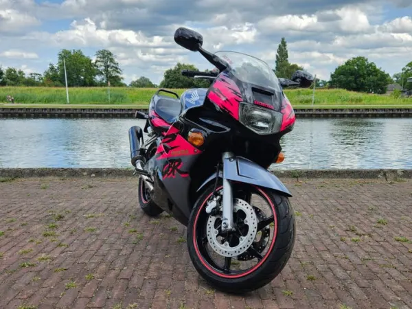 Bouwjaar onbekend Honda CBR 600 F - € 1.350 · Bieden (1/1)