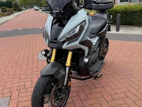 2023 Honda Xadv-750 2023 Full Option Akra - € 13.950 · Bieden (1/1)