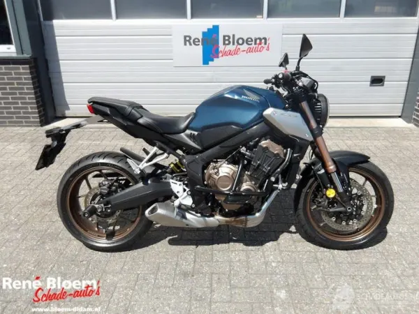 2022 Honda CB 650 RA (bj 2022) - € 5.150 (1/1)