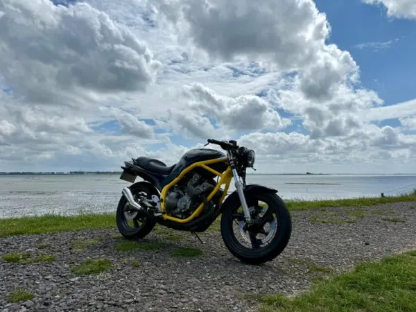 1995 Yamaha XJ 600 Diversion - € 1.000 · Bieden (1/1)