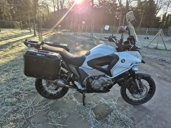 2014 Honda vfr 1200x dct 2014 - € 7.750 · Bieden (1/1)