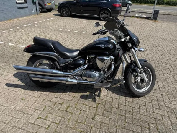 2010 Suzuki Intruder M 800 - €4,500 · Bidding (1/1)