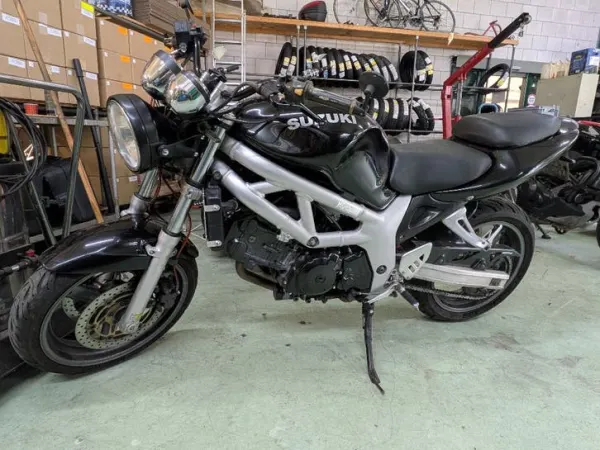 2000 Suzuki SV 650 - € 1.250 · Bieden (1/1)