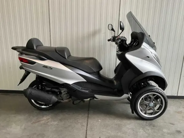Bouwjaar onbekend Piaggio MP3 300 ABS LT Motorfiets - Prijs op aanvraag (1/1)