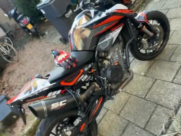 2021 KTM 890 Duke - € 9.500 · Bieden (1/1)