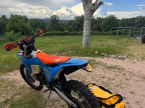 Year unknown KTM 300 EXC TBI 2024 Model-Zuiger Vervangen bij 210 uur - €6,500 · Bidding (1/1)