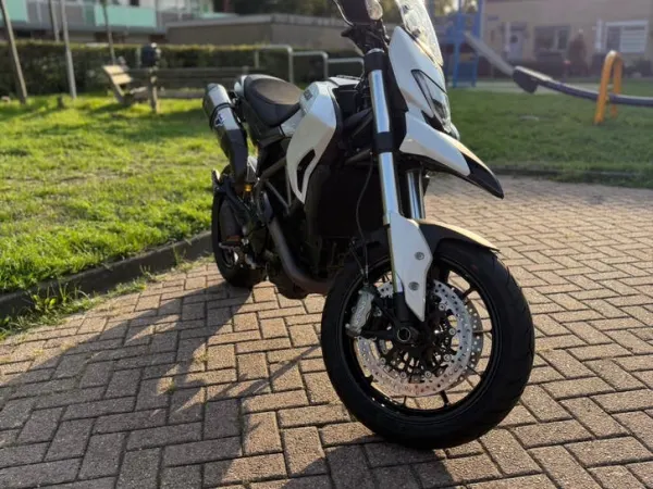 2014 Ducati Hyperstrada - €6,249 · Bidding (1/1)