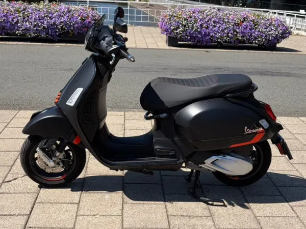 2025 Vespa GTS 310 HPE 2025 | Veel Extra’s | 5500km - €6,495 (1/1)