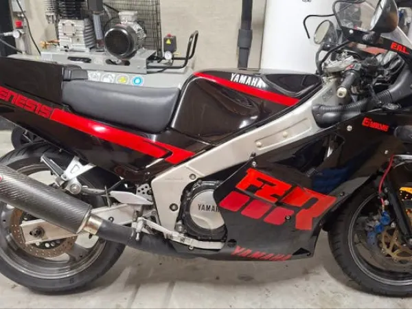 1988 Yamaha FZR 1000 - € 2.990 · Bieden (1/1)