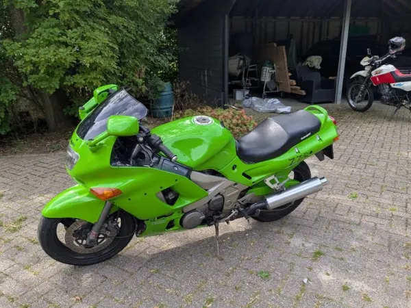 1995 Kawasaki ZZ-R600 - €1,000 (1/1)