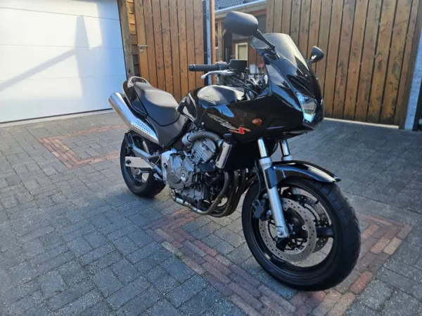 2001 Honda CB600S Hornet 31696km, 2001 PC36 - €1,650 · Bidding (1/1)