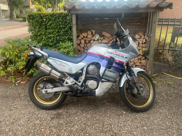 1999 Honda XL600V Transalp 1999 + Koffer en Slot - Gereserveerd (1/1)