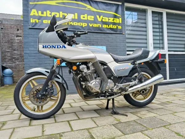 1982 Honda CB 900 - €3,950 (1/1)
