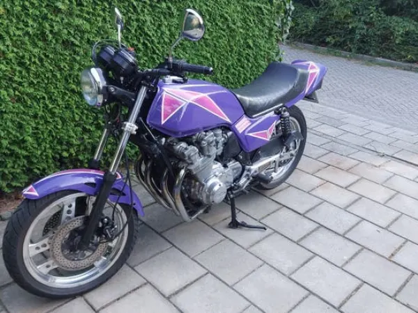 1982 Honda CB 900 - €2,250 · Bidding (1/1)