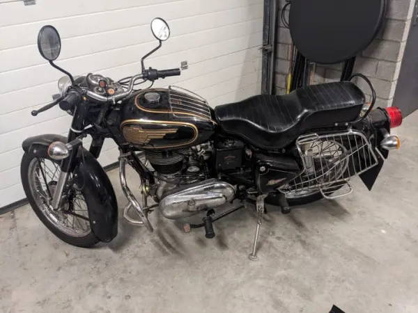 1969 Royal Enfield Bullet 350 uit 1969-Klassieke Motor - €2,500 · Bidding (1/1)