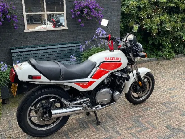 1985 Suzuki gs 700 - Bieden (1/1)