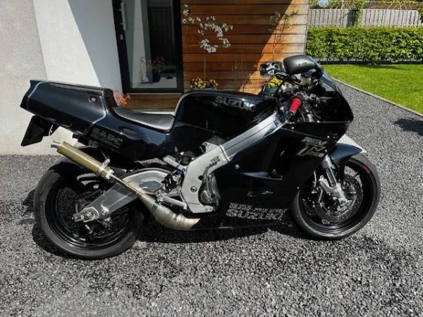 1991 Suzuki RGV 250 - Bieden (1/1)