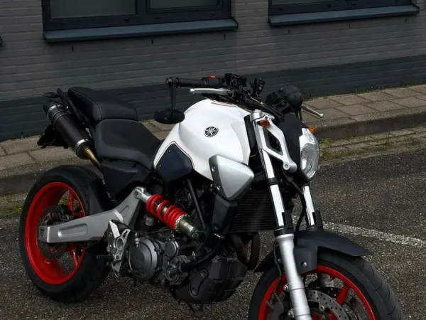 Bouwjaar onbekend Yamaha MT 03 - € 2.900 · Bieden (1/1)