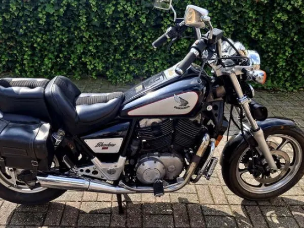 1986 Honda VT 1100 - €2,000 · Bidding (1/1)